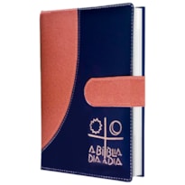 BÍBLIA DIA A DIA 2026 - LUXO - AZUL/CASTANHO (LINGUETA)