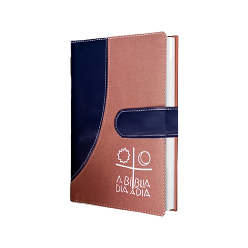 BÍBLIA DIA A DIA 2026 - LUXO - CASTANHO/AZUL (LINGUETA)