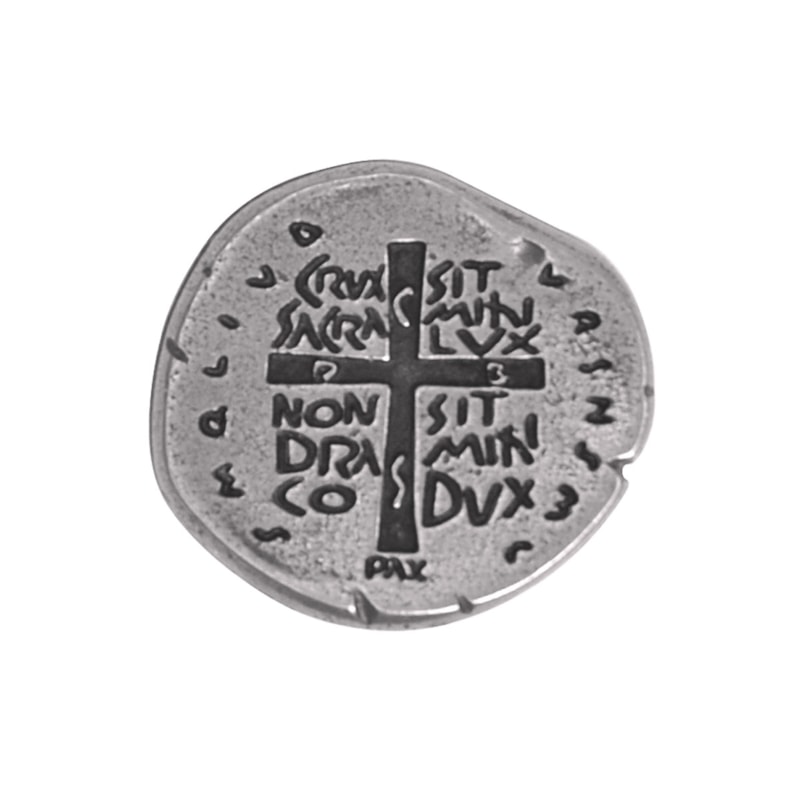 BROCHE MEDALHA DAS DUAS CRUZES - NÍQUEL
