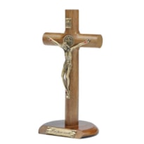 CRUCIFIXO DE MESA SÃO BENTO MADEIRA CILINDRICA - OURO VELHO - 17CM DE ALTURA