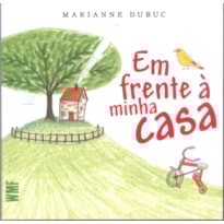 EM FRENTE À MINHA CASA