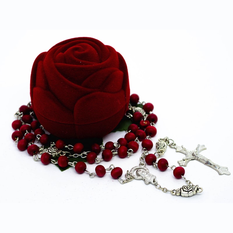 TERÇO ROSAS PERFUMADAS COM ESTOJO DE ROSA 6MM