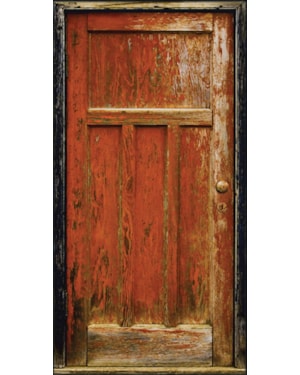 Uma porta para um quarto escuro